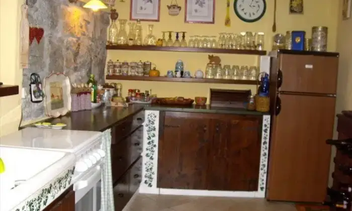 Rexer-Ardenno-Rustico-Casale-in-Vendita-in-zona-Pilasco-CUCINA