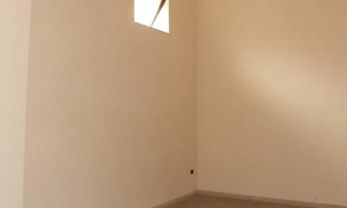 Rexer-Mugnano-di-Napoli-Locale-completamente-ristrutturato-SALONE