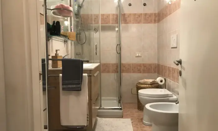 Rexer-Milano-BILOCALE-VIA-VIGNOLA-BAGNO