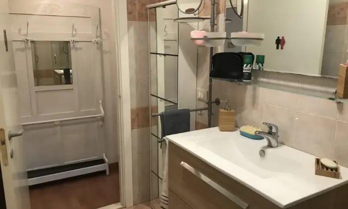 Rexer-Milano-BILOCALE-VIA-VIGNOLA-BAGNO