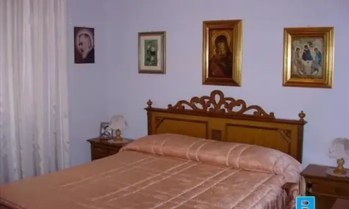 Rexer-Jerzu-In-affitto-appartamento-lussuoso-al-centro-di-Jerzu-CAMERA-DA-LETTO