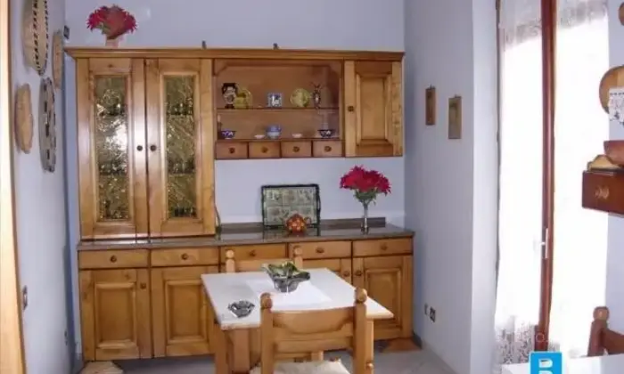 Rexer-Jerzu-In-affitto-appartamento-lussuoso-al-centro-di-Jerzu-CUCINA