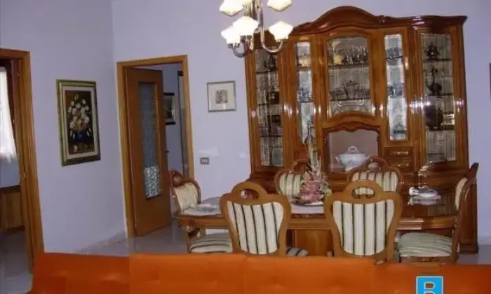 Rexer-Jerzu-In-affitto-appartamento-lussuoso-al-centro-di-Jerzu-SALONE