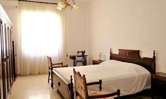 Rexer-Cercola-Trilocale-arredato-Cercola-centro-CAMERA-DA-LETTO