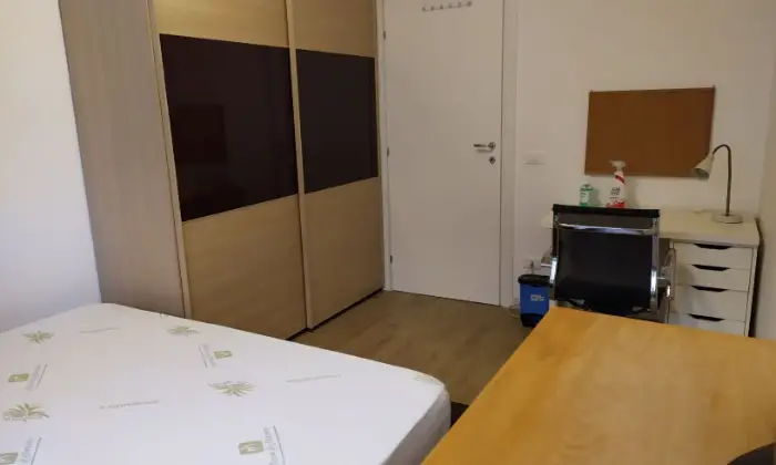 Rexer-Roma-Stanza-singola-con-letto-matrimoniale-CAMERA-DA-LETTO
