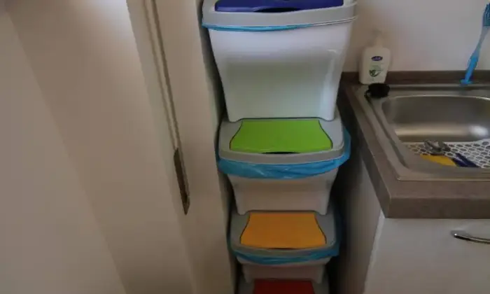 Rexer-Roma-Stanza-singola-con-letto-matrimoniale-CUCINA