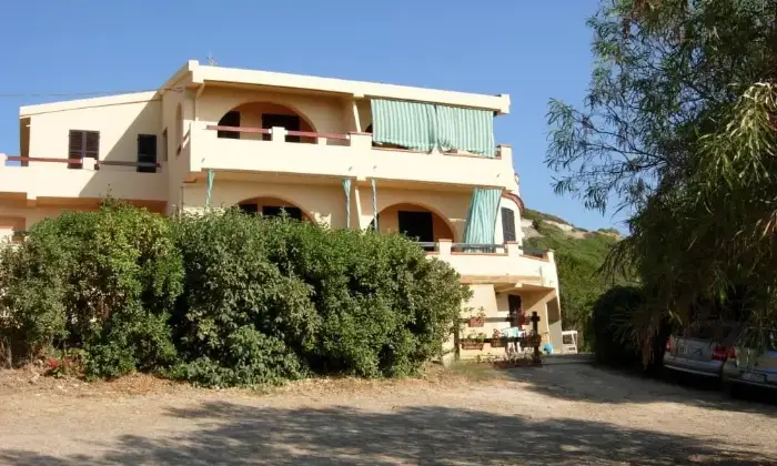 Rexer-Arbus-APPARTAMENTO-CON-BELLISSIMA-VISTA-MARE-GIARDINO