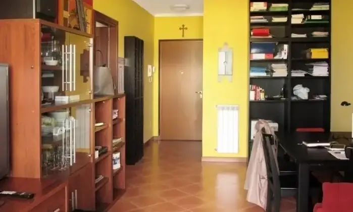 Rexer-Roma-Appartamento-luminosissimo-con-posto-auto-e-cantina-SALONE