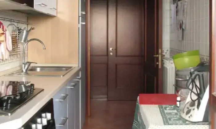 Rexer-Roma-Appartamento-luminosissimo-con-posto-auto-e-cantina-CUCINA