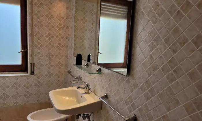 Rexer-Reggio-di-Calabria-Monolocale-stanza-in-affitto-a-Reggio-Calabria-BAGNO