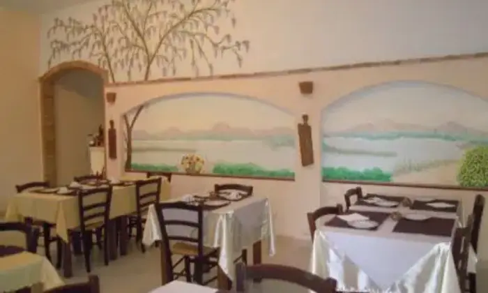 Rexer-Galtell-Residence-con-piscina-a-pochi-Km-dalle-spiaggie-di-Orosei-SALA-PRANZO