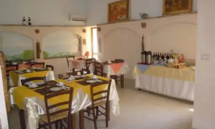 Rexer-Galtell-Residence-con-piscina-a-pochi-Km-dalle-spiaggie-di-Orosei-SALA-PRANZO