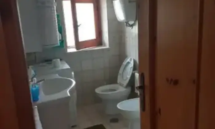 Rexer-Formia-Mansarda-in-via-Carusi-e-Petrosi-Formia-BAGNO