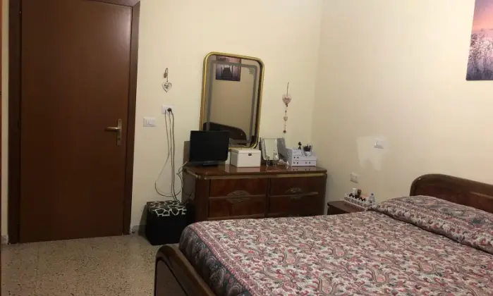 Rexer-Roma-Stanza-fittasi-CAMERA-DA-LETTO