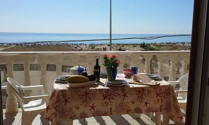 Rexer-Ginosa-Fronte-mare-metri-dalla-spiaggia-TERRAZZO