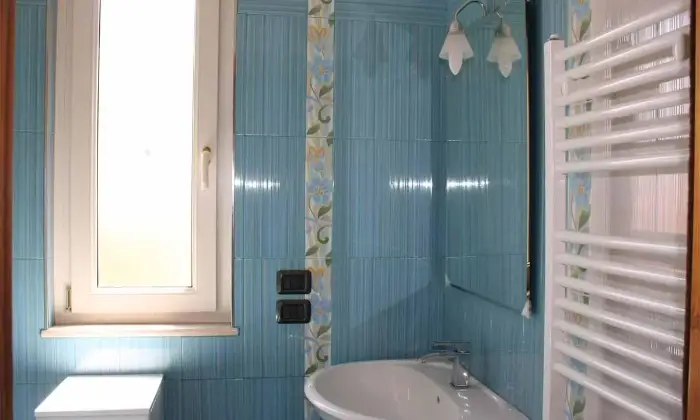 Rexer-Ginosa-Fronte-mare-metri-dalla-spiaggia-BAGNO