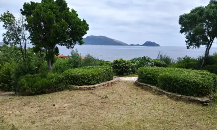 Rexer-Golfo-Aranci-Villa-indipendente-vista-mare-GIARDINO