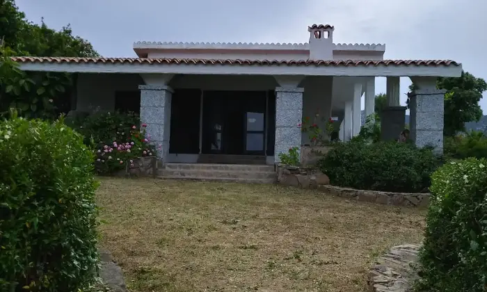 Rexer-Golfo-Aranci-Villa-indipendente-vista-mare-GIARDINO