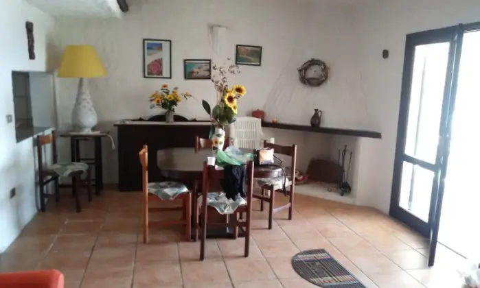 Rexer-Golfo-Aranci-Villa-indipendente-vista-mare-SALONE