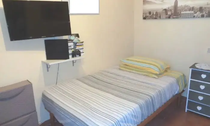 Rexer-San-Gregorio-da-Sassola-Affittasi-due-appartamenti-CAMERA-DA-LETTO