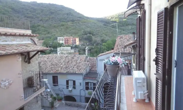 Rexer-San-Gregorio-da-Sassola-Affittasi-due-appartamenti-TERRAZZO