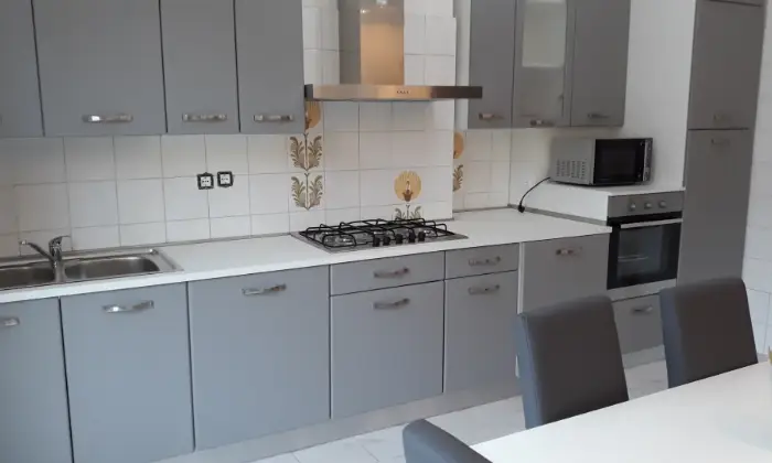 Rexer-Ravenna-Camere-di-lusso-in-appartamento-ristrutturato-CUCINA