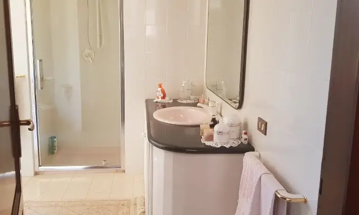 Rexer-Budoni-Affitto-VILLA-con-PISCINA-in-SARDEGNA-Budoni-BAGNO