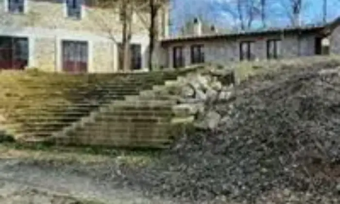 Rexer-Ficulle-Casale-in-affitto-con-terreni-e-piscina-ALTRO
