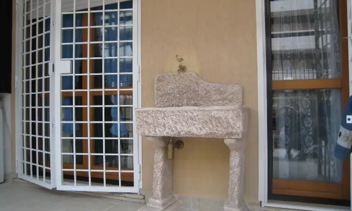 Rexer-Roma-Porta-di-Roma-affitto-app-piano-terra-mq-con-veranda-mq-e-giardino-mq-arredato-due-camere