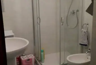 Rexer-Pisa-Posto-letto-in-camera-doppia-PER-RAGAZZA-CAMERA-DA-LETTO