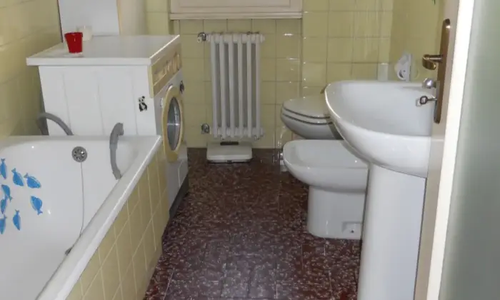 Rexer-Trieste-posti-in-Doppia-per-studenti-detrazione-IRPEF-genitori-BAGNO