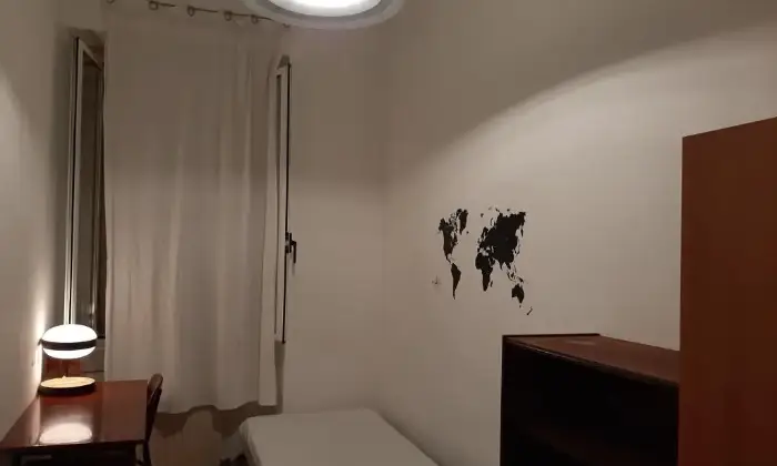 Rexer-Trieste-AFFITTASI-STUDENTESSE-CAMERA-DA-LETTO