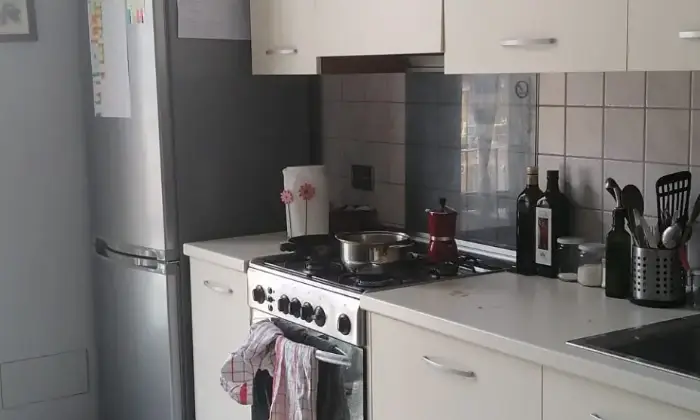 Rexer-Torino-Affittasi-una-camera-a-studentessa-CUCINA