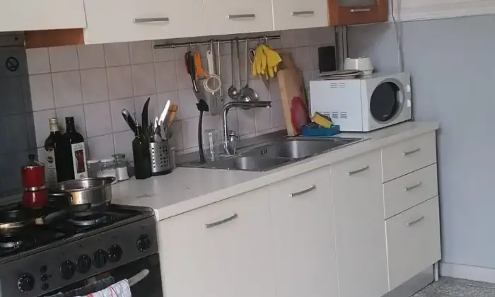 Rexer-Torino-Affittasi-una-camera-a-studentessa-CUCINA