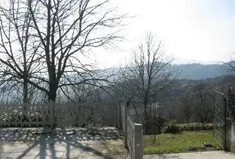 Rexer-Baiso-Porzione-di-casa-con-appartamenti-Rustico
