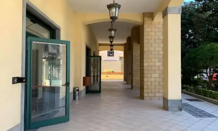 Rexer-SantAntimo-Affitto-ufficionegozio-in-struttura-di-prestigio-con-giardino-ALTRO