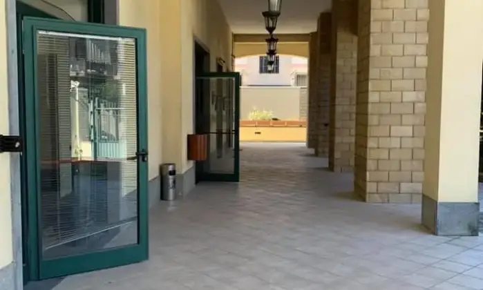 Rexer-SantAntimo-Affitto-ufficionegozio-sito-in-bel-palazzo-curato-con-ampio-giardino-ALTRO