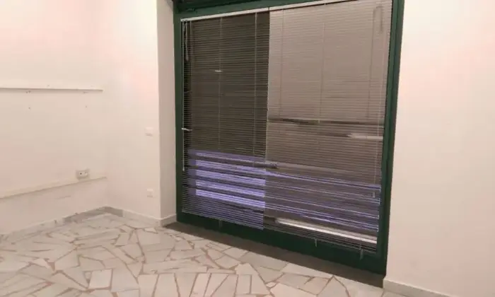 Rexer-SantAntimo-Affitto-ufficionegozio-sito-in-bel-palazzo-curato-con-ampio-giardino-ALTRO