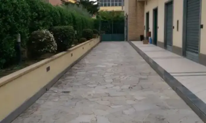 Rexer-SantAntimo-Affitto-ufficionegozio-sito-in-bel-palazzo-curato-con-ampio-giardino-ALTRO