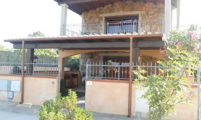 Rexer-Siniscola-Nuova-villetta-sul-mare-posizione-unica-GIARDINO