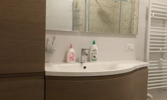 Rexer-Roma-Affitto-stanze-a-studentesse-BAGNO