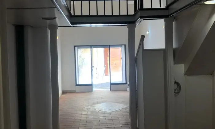 Rexer-Civitavecchia-Locale-storico-SALONE