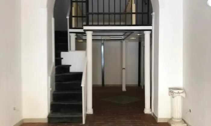 Rexer-Civitavecchia-Locale-storico-SALONE
