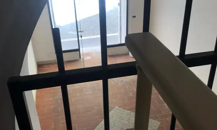 Rexer-Civitavecchia-Locale-storico-SALONE