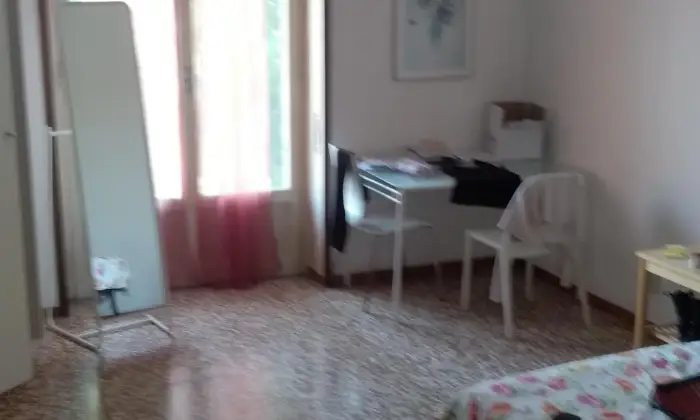 Rexer-Pavia-Con-due-ampie-stanze-indipendenti-CAMERA-DA-LETTO