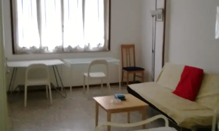 Rexer-Pavia-Con-due-ampie-stanze-indipendenti-SALONE