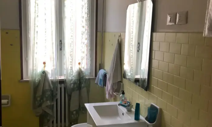 Rexer-Parma-AMPIE-E-LUMINOSE-CAMERE-BAGNO