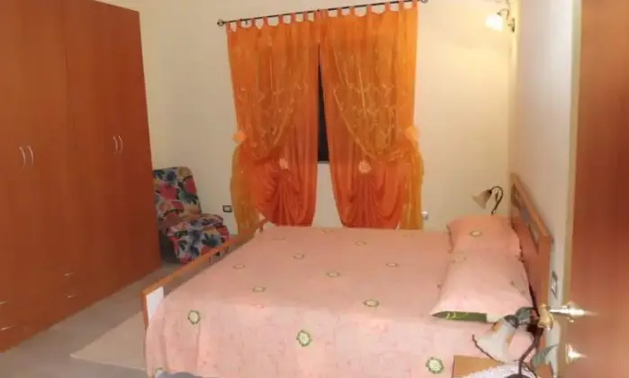 Rexer-San-Giovanni-Suergiu-Affitasi-casa-vacanza-CAMERA-DA-LETTO