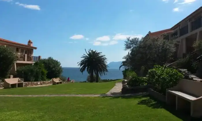Rexer-Olbia-Monolocale-sul-mare-GIARDINO
