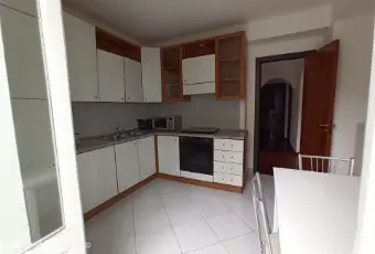 Rexer-Lecco-APPARTAMENTO-POSTI-LETTO-PER-STUDENTI-CUCINA